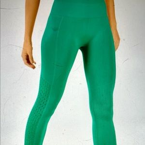 Fabletics Sync High-Waisted Perforated 7/8 Leggings